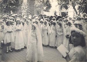 COMMUNIONS ORAN SOEURS TRINITAIRES DE SAINT LOUIS FILLES 19XX N02